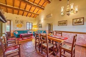 Rosehip apt with shared pool