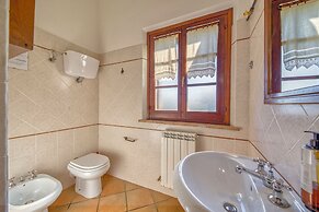 Rosehip apt with shared pool