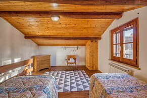 Rosehip apt with shared pool