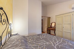 Rosehip apt with shared pool