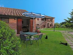 Rosehip apt with shared pool