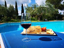 Rosehip apt with shared pool