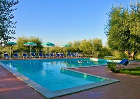 Rosehip apt with shared pool