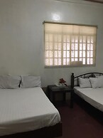 OYO 742 Blythe 888 De Jardin Transient House