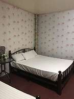 OYO 742 Blythe 888 De Jardin Transient House