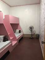 OYO 742 Blythe 888 De Jardin Transient House