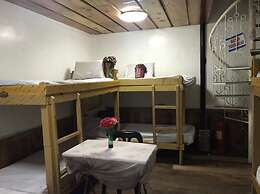 OYO 742 Blythe 888 De Jardin Transient House