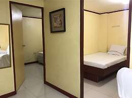 OYO 742 Blythe 888 De Jardin Transient House