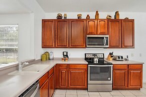 Vibrant Home With Spacious Pool Home and Free Waterpark! #5wh723