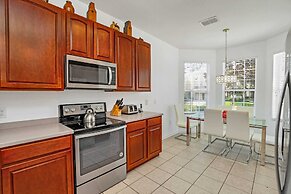 Vibrant Home With Spacious Pool Home and Free Waterpark! #5wh723