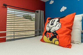 Vibrant Home With Spacious Pool Home and Free Waterpark! #5wh723