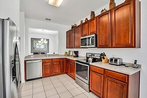Vibrant Home With Spacious Pool Home and Free Waterpark! #5wh723