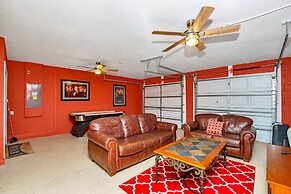 Vibrant Home With Spacious Pool Home and Free Waterpark! #5wh723