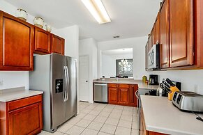 Vibrant Home With Spacious Pool Home and Free Waterpark! #5wh723