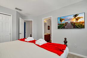 Vibrant Home With Spacious Pool Home and Free Waterpark! #5wh723