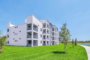 Posh and Spacious 3BD Condo With Patio, Pond View and Close to Disney!