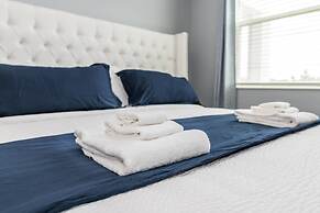 Posh and Spacious 3BD Condo With Patio, Pond View and Close to Disney!