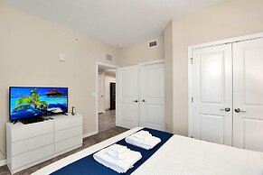 Posh and Spacious 3BD Condo With Patio, Pond View and Close to Disney!