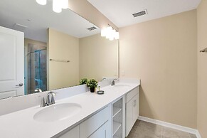 Posh and Spacious 3BD Condo With Patio, Pond View and Close to Disney!