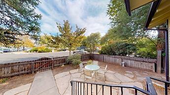 Mulberry Place: A Charming Cottage Near Old Town!