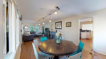 Mulberry Place: A Charming Cottage Near Old Town!