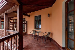 KONTRAKT Boutique Hotel