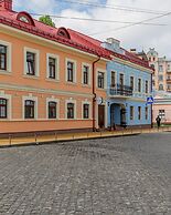 KONTRAKT Boutique Hotel