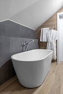 KONTRAKT Boutique Hotel