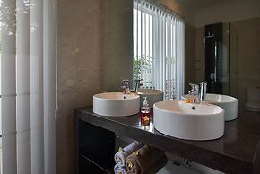 Villa Lovina Beach 2