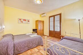 Pomegranate apt With Shared Pool