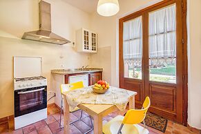 Pomegranate apt With Shared Pool