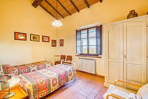 Sunflower apt With Shared Pool Family fun