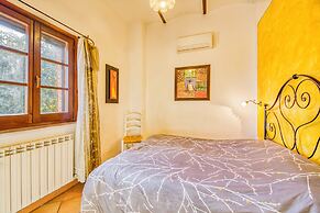 Broom apt With Shared Pool