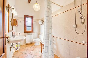 Broom apt With Shared Pool