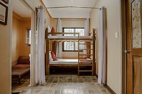 OYO 748 Baguio Transient Dot Com