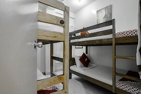 OYO 748 Baguio Transient Dot Com