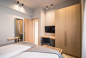 House 8 - Heart of Old Town w Parking