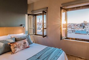 House 8 - Heart of Old Town w Parking