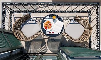 House 8 - Heart of Old Town w Parking