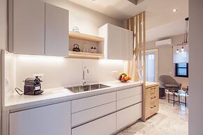 House 8 - Heart of Old Town w Parking