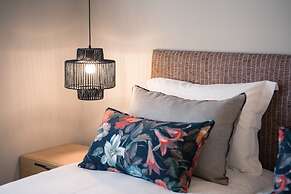 House 8 - Heart of Old Town w Parking