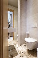 House 8 - Heart of Old Town w Parking