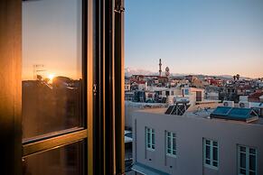 House 8 - Heart of Old Town w Parking