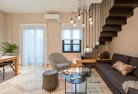 House 8 - Heart of Old Town w Parking