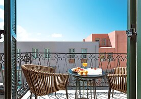 House 8 - Heart of Old Town w Parking