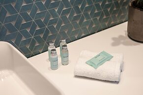 House 8 - Heart of Old Town w Parking