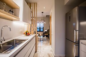 House 8 - Heart of Old Town w Parking