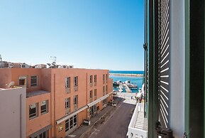 House 8 - Heart of Old Town w Parking