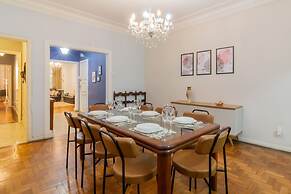 2 Minutes From Copacabana Beach A306