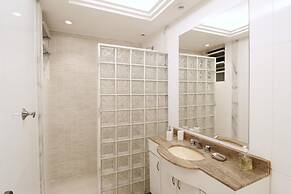 2 Minutes From Copacabana Beach A306